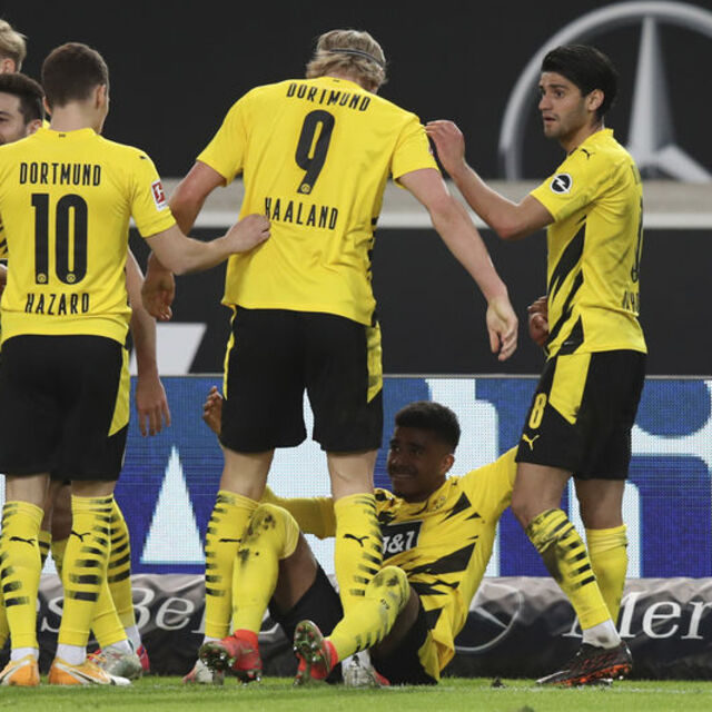 Dortmund 3 puanı 3 golle aldı