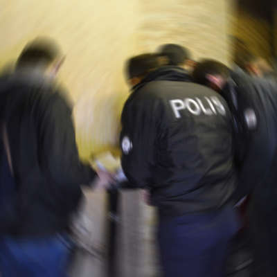 Villada eğlence düzenleyen 52 kişiye ceza yağdı!