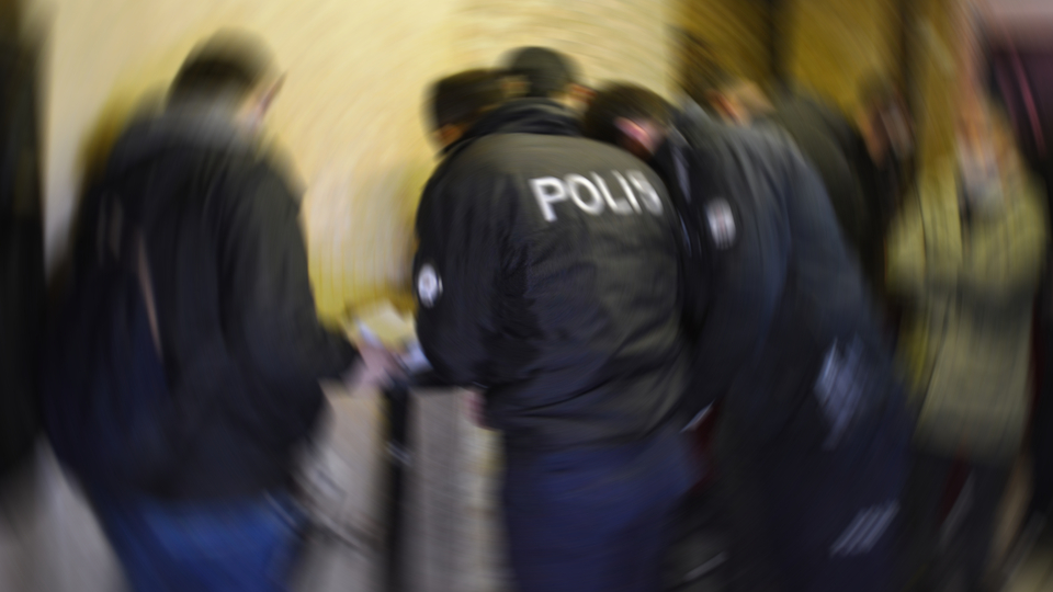 Villada eğlence düzenleyen 52 kişiye ceza yağdı!