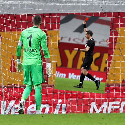 İki penaltı verilmedi!