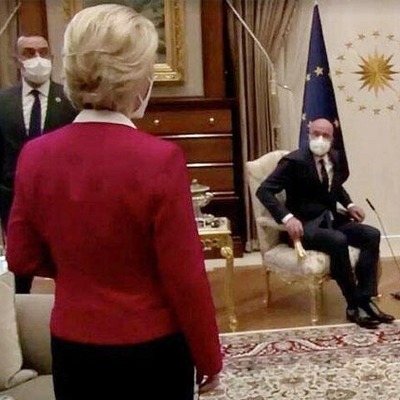 AB Konseyi Başkanı Michel'in istifası için kadın derneklerinden imza kampanyası