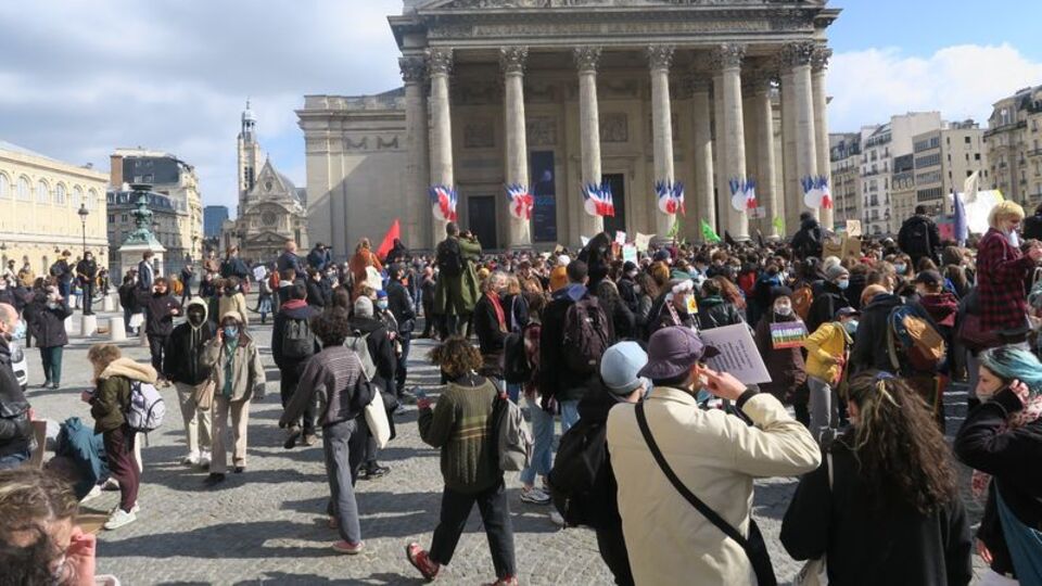 Fransa'da son 24 saatte 43 bin 284 vaka