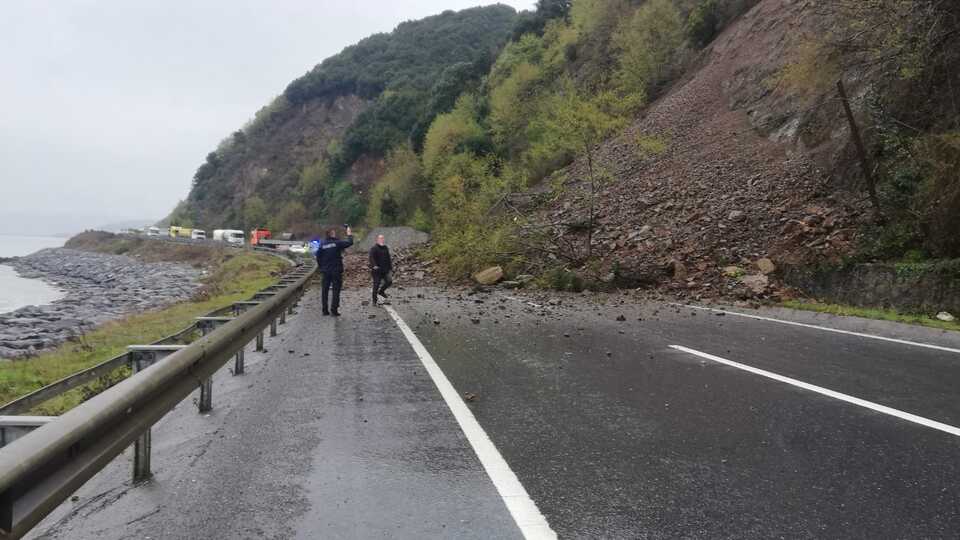 Zonguldak-İstanbul yolu ulaşıma kapandı