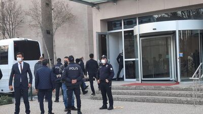 Emekli amiraller adli kontrol şartıyla serbest