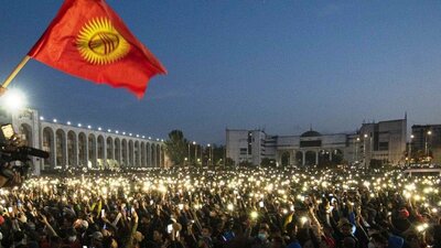 Kırgızistan başkanlık sistemine geçti