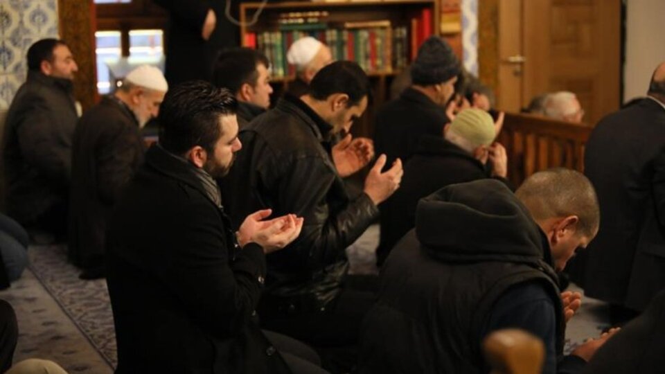 Ramazan duası nasıl okunur?