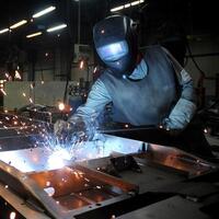 Sanayi üretimi beklentilerin üzerinde arttı
