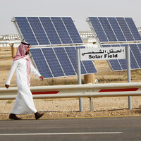 Suudi Arabistan 'güneşe' döndü