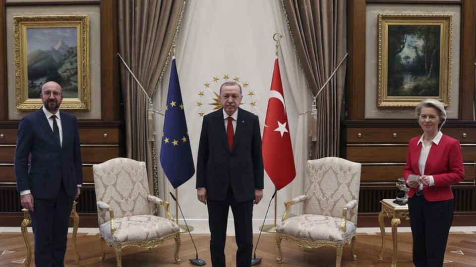 "Von der Leyen, Michel tarafından aşağılanmış hissediyor"