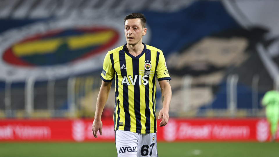 Mesut Özil kulüp satın aldı