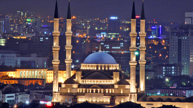 İstanbul'da bugün iftar saat kaçta?