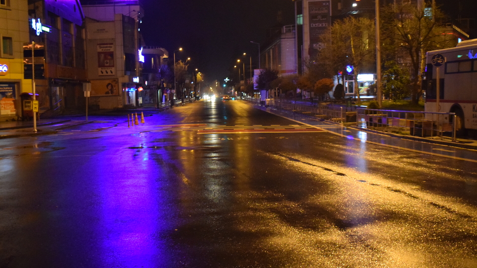 81 ilde sokağa çıkma kısıtlaması başladı