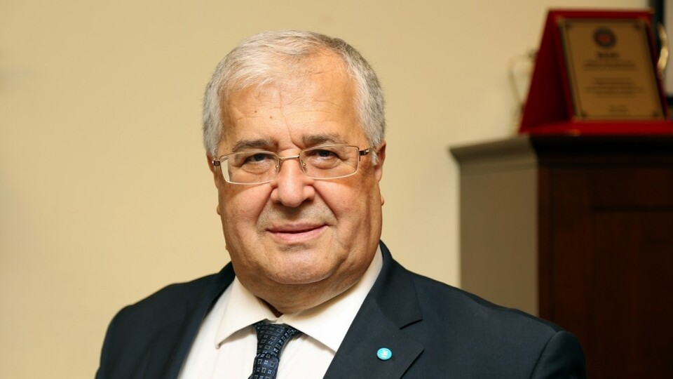 Masum Türker kimdir?