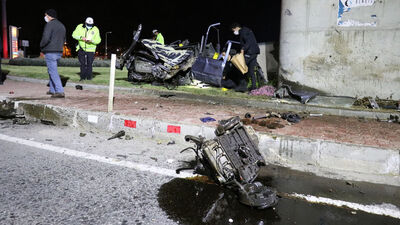 Kaza yapan otomobilin motoru yola fırladı: 1 ölü, 2 yaralı