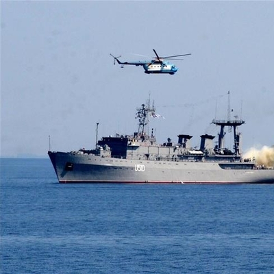 Rus savaş gemileri Karadeniz'de!