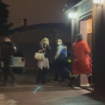 Villada 'kar maskeli' korona partisi!