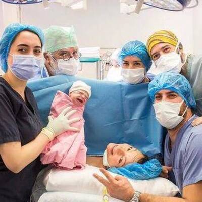 Özge Özer'den doğum fotoğrafı