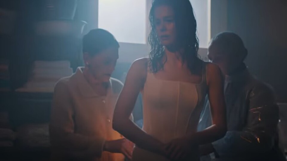 Camdaki Kız yeni fragman yayında