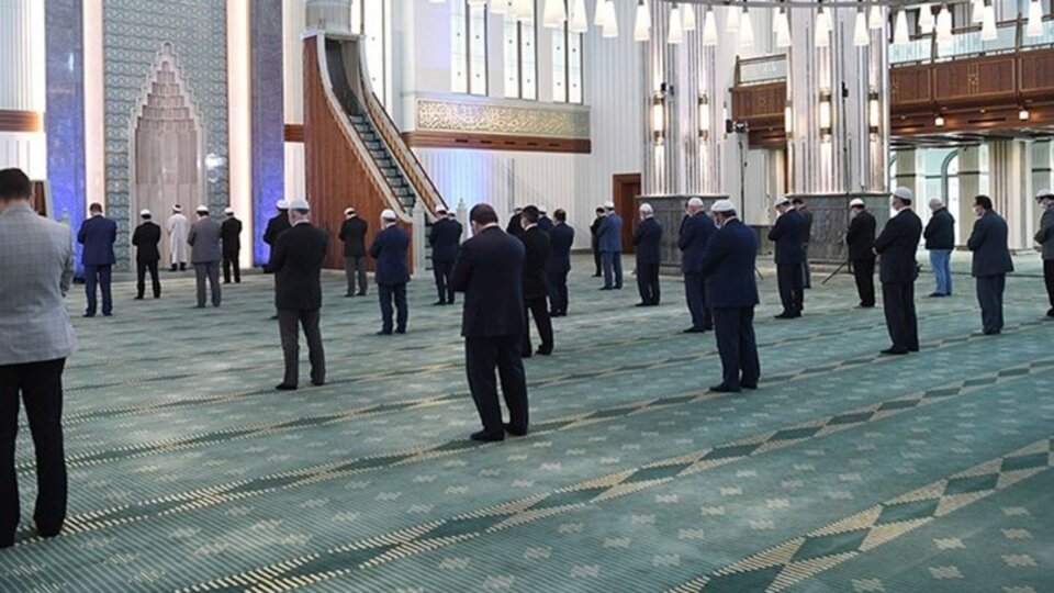 Cuma namazıyla ilgili kısıtlama var mı?