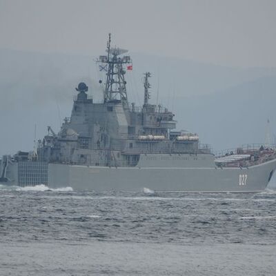 Rus savaş gemileri Karadeniz'e geçti!