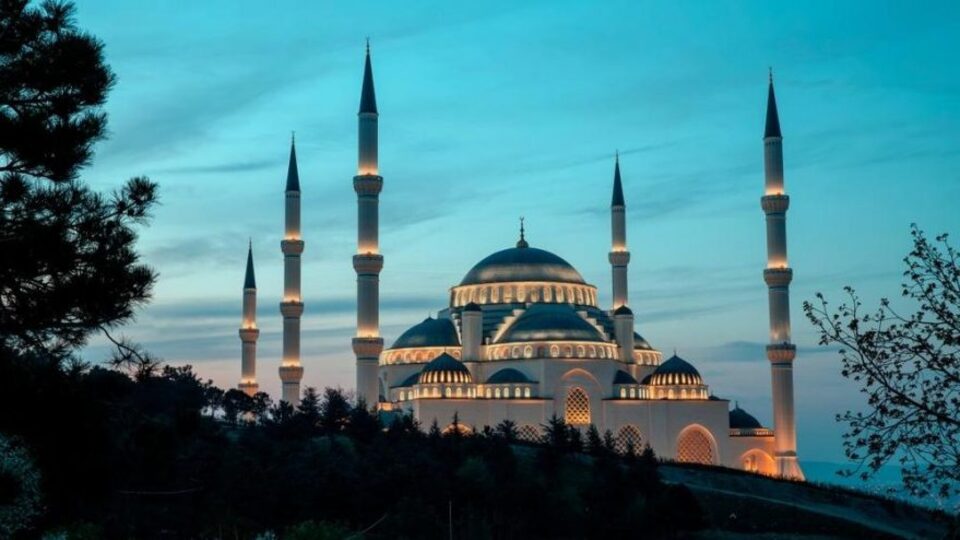 Ankara cuma namazı saati kaçta?