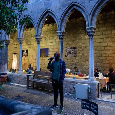 Barselona'da bir ilk! Kilise avlusunda iftar