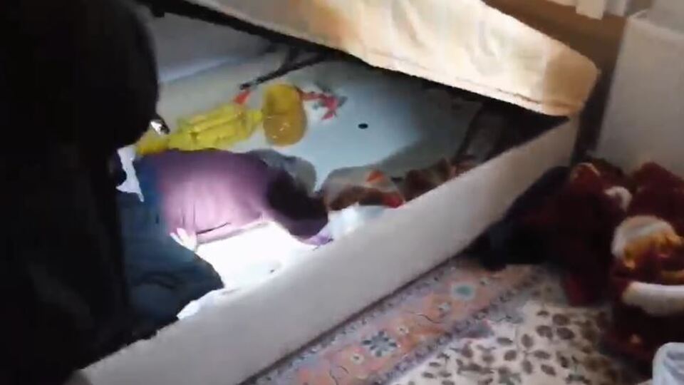 Bazada yakalanan DEAŞ'lı hüngür hüngür ağladı!