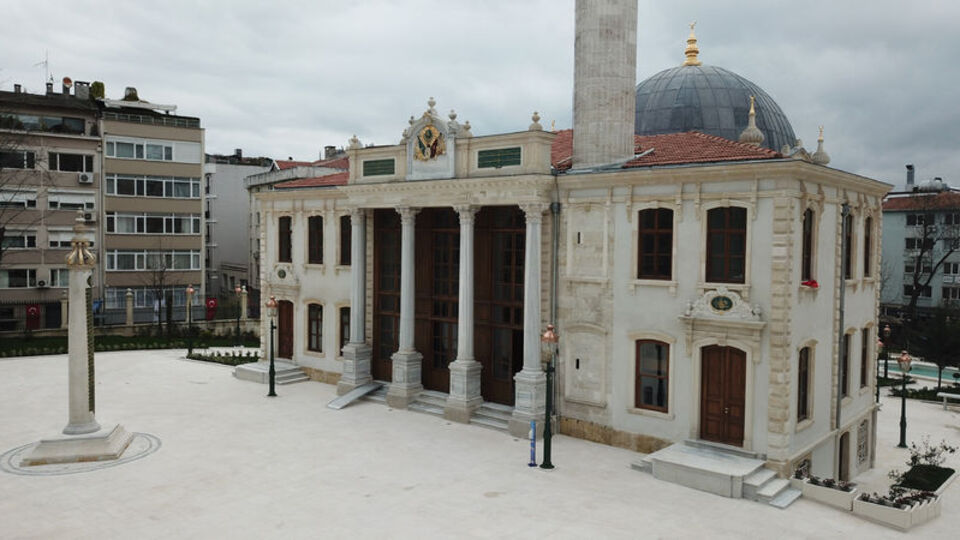 Teşvikiye Camii 3 yıl sonra yeniden ibadete açıldı