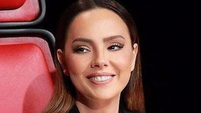 Ebru Gündeş kimdir?