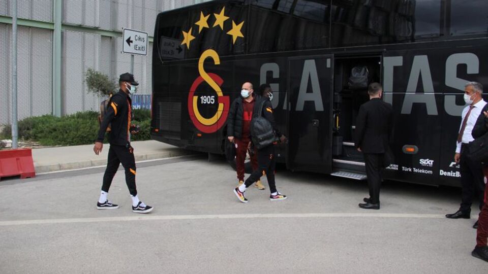 Galatasaray İzmir'e geldi
