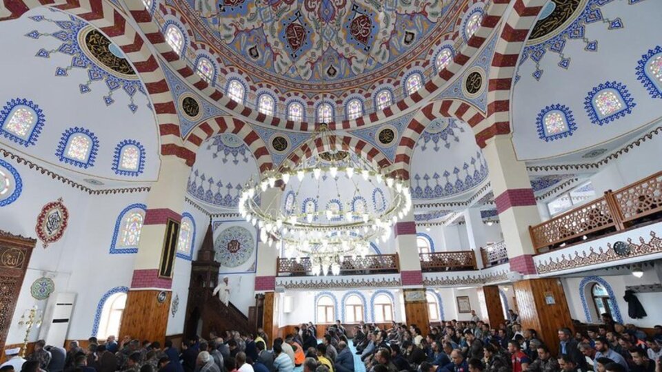 Bursa Cuma namazı saat kaçta?