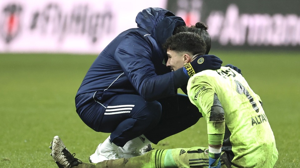 Fenerbahçe'de Altay şoku!