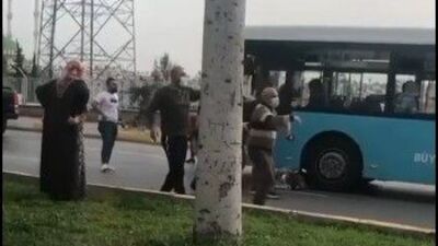 Üç çocuk annesi otobüsün altında kaldı