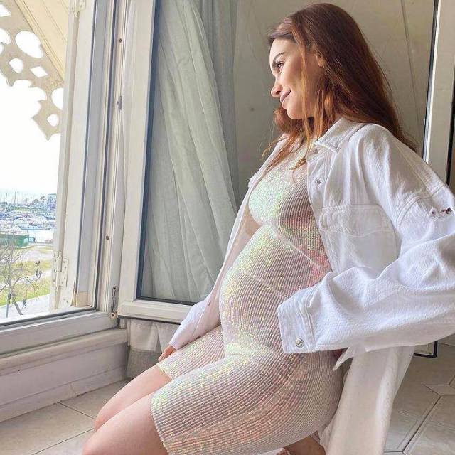 Ünlü oyuncu anne oluyor