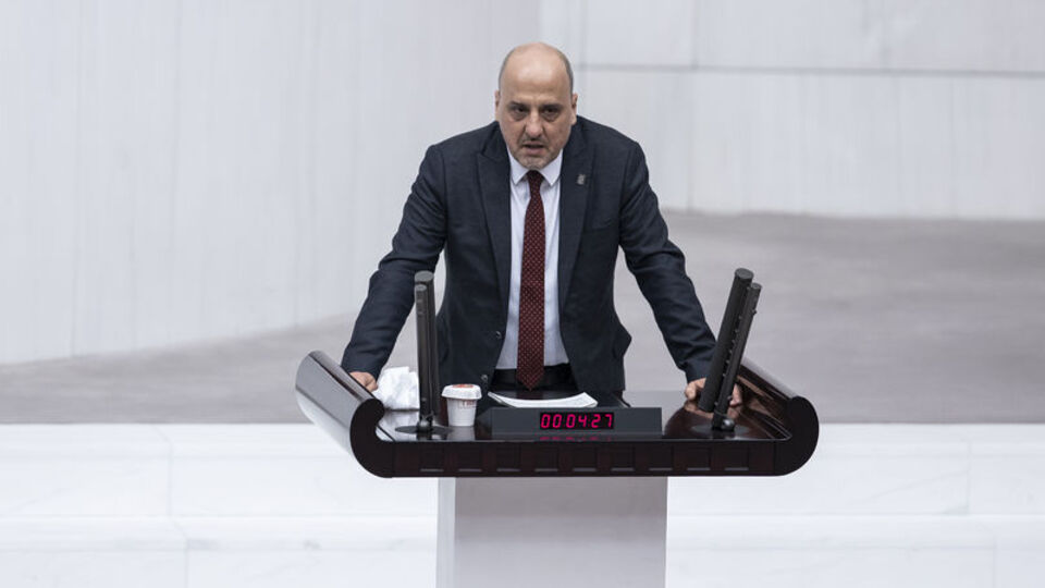Ahmet Şık TİP'e katıldı