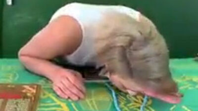 Adana'da türbede çekilen görüntüye tepki yağıyor!