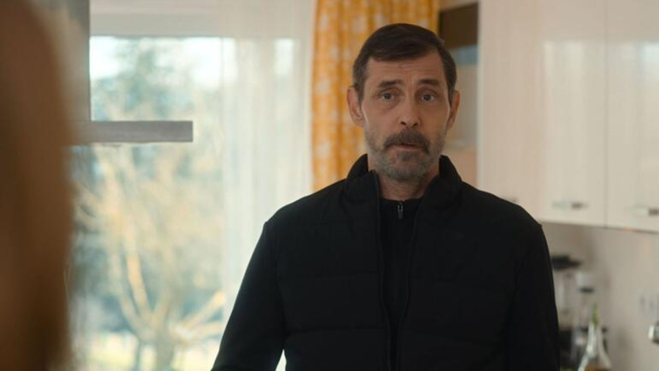 Erdal Beşikçioğlu kimdir?