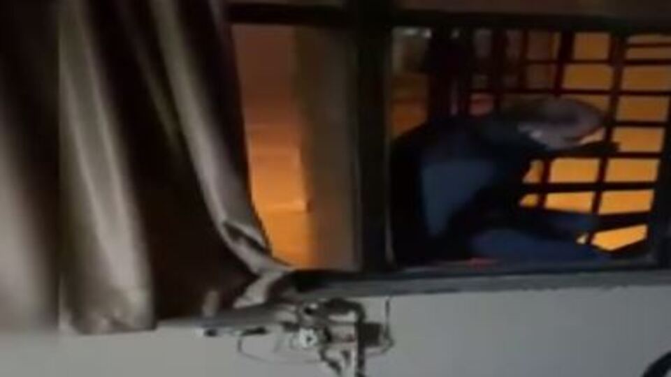 Pencereden kaçacaktı! Bir anda vazgeçti!