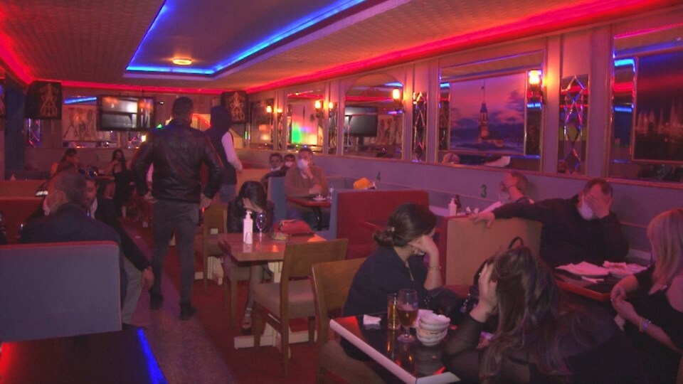 Yüksek riskli ilde eğlence mekânları tıklım tıklım