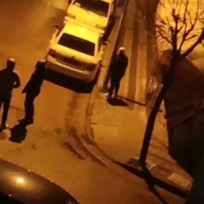 Kadına şiddeti film gibi izlediler!