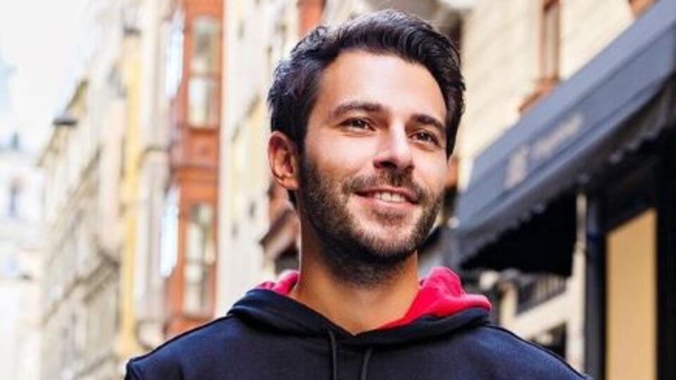 Hakan Sabancı kimdir?