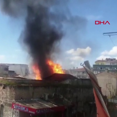 İstanbul'da depo yangını!