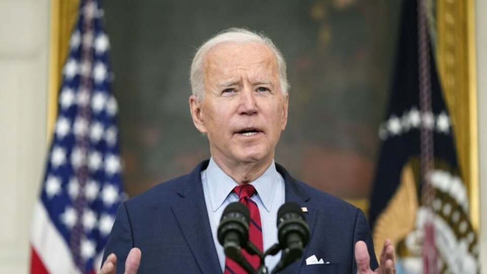 Biden, Floyd'un ailesi ile telefonda görüştü