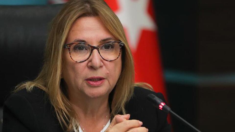 Ruhsar Pekcan kimdir?