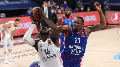 Anadolu Efes, Real'i yendi
