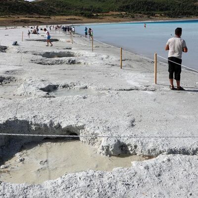 Sular 30 metre çekildi! Bu görüntüler çıktı