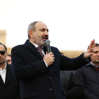 Paşinyan'a öfke dinmiyor!