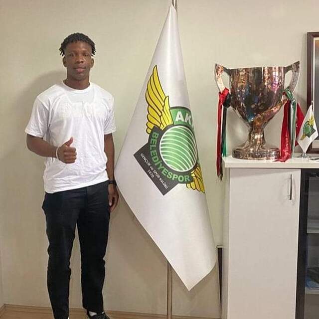 Skandal transfer!