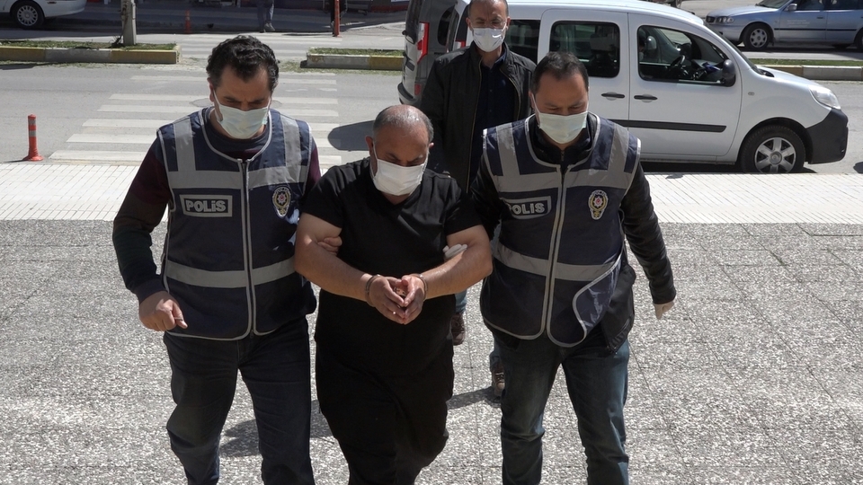 Koronadan ölen kardeşinin kimliğiyle yakalandı!
