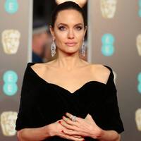 Angelina Jolie'den beklenmedik karar